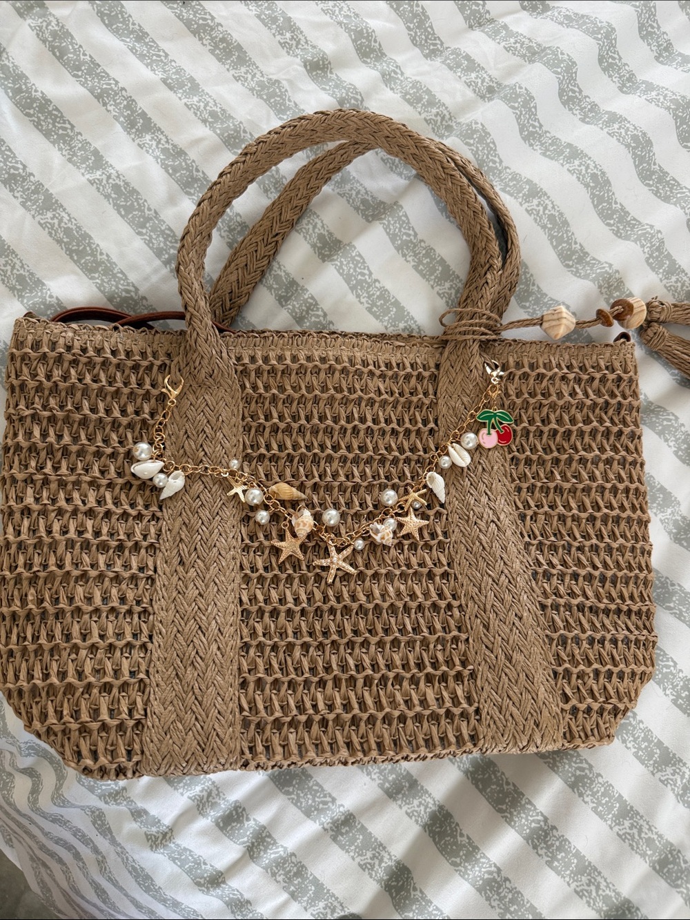 Woven Straw Tote Bag in Brown – Beach-Ready Carryall